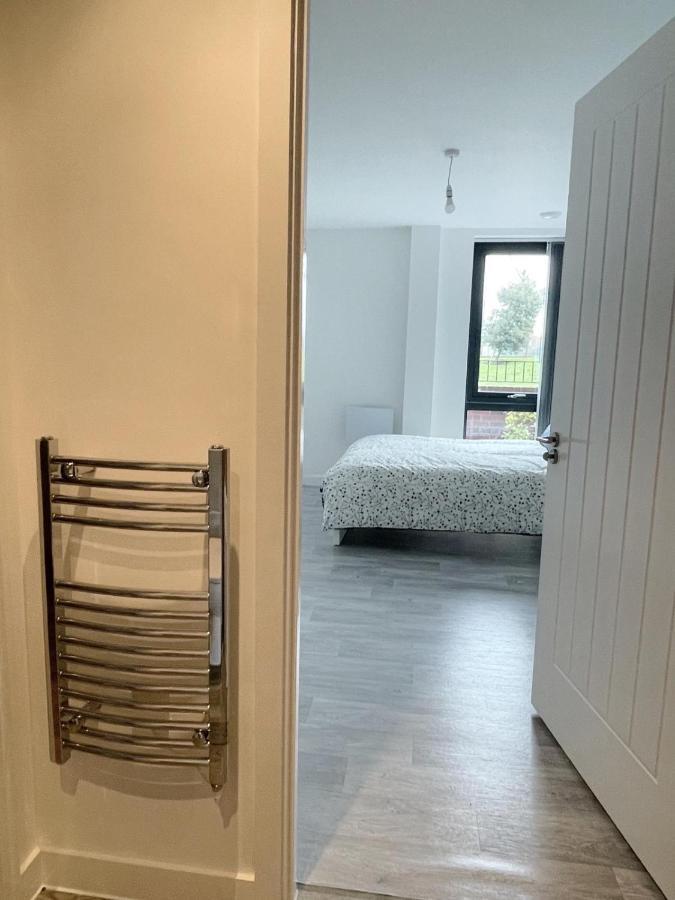 Modern House Hotel Манчестър Екстериор снимка