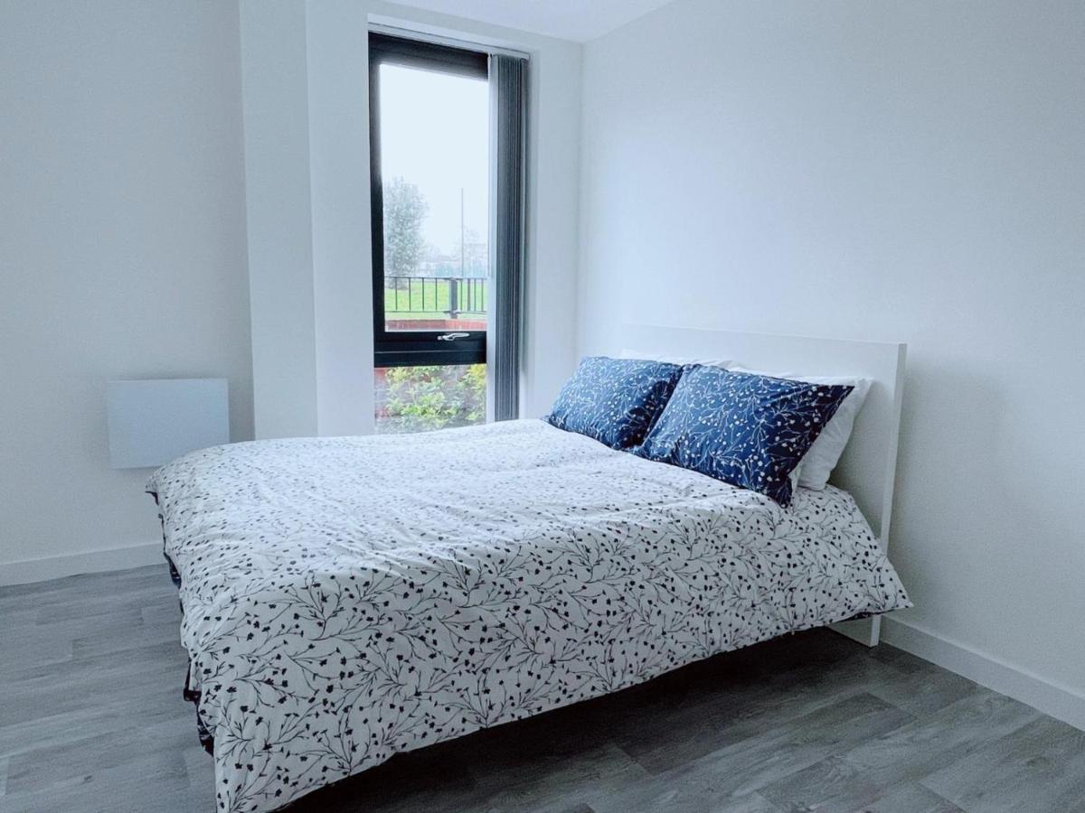 Modern House Hotel Манчестър Екстериор снимка