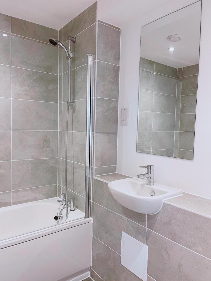 Modern House Hotel Манчестър Екстериор снимка