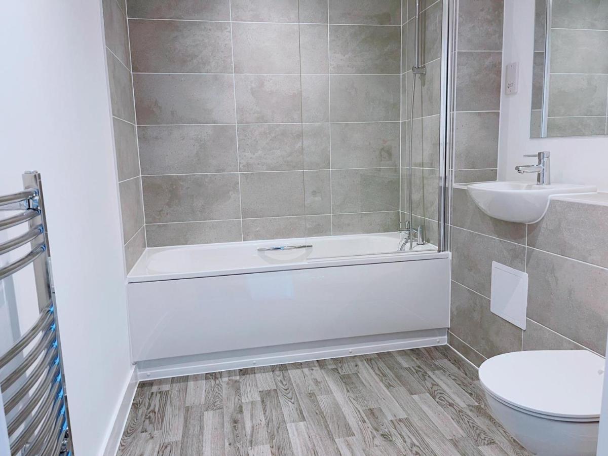 Modern House Hotel Манчестър Екстериор снимка