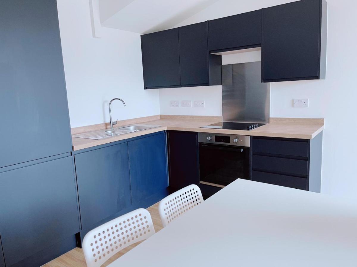Modern House Hotel Манчестър Екстериор снимка