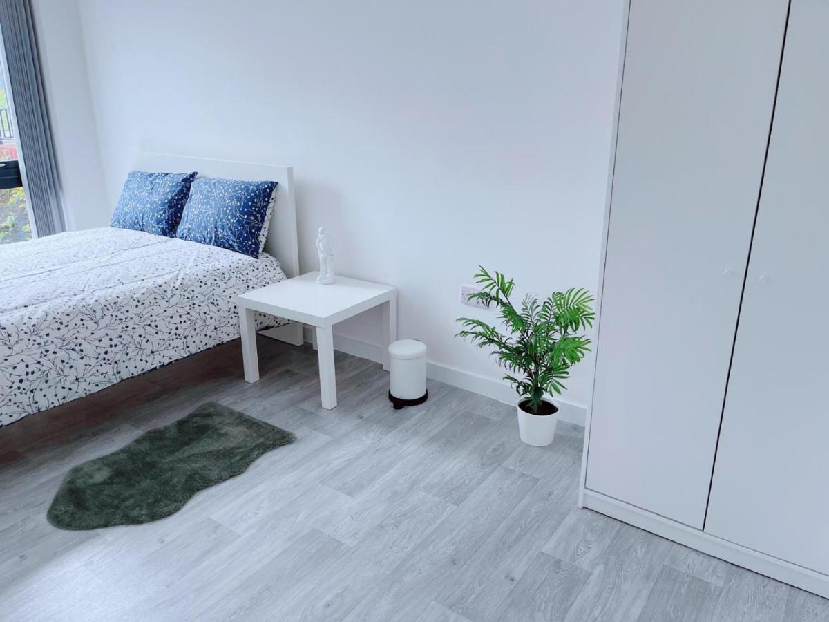 Modern House Hotel Манчестър Екстериор снимка