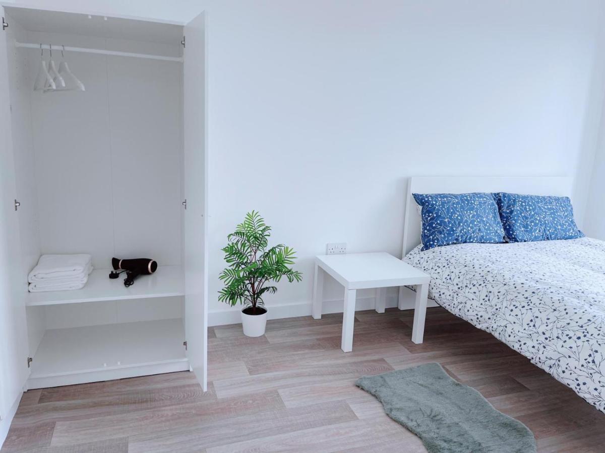 Modern House Hotel Манчестър Екстериор снимка