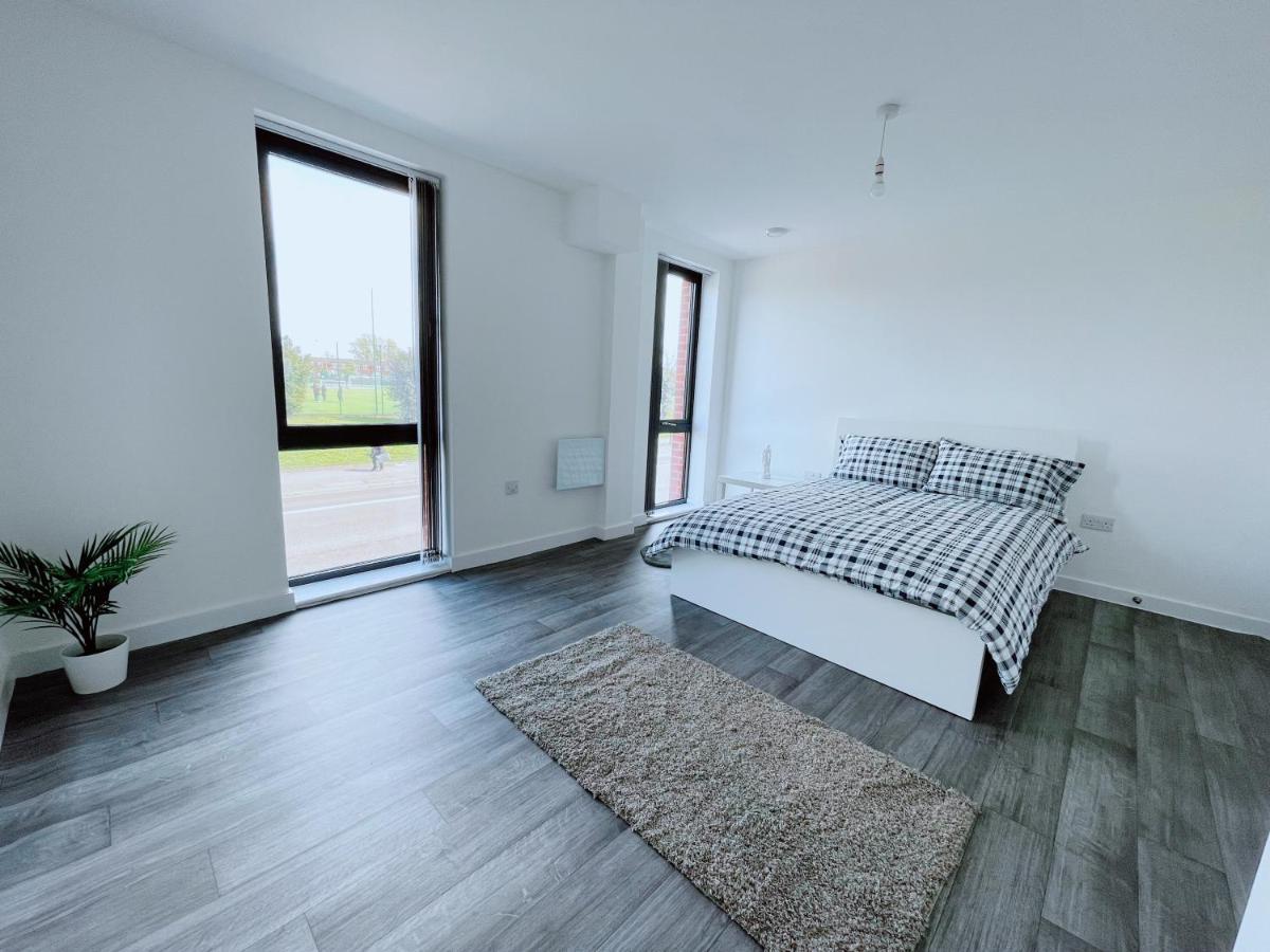 Modern House Hotel Манчестър Екстериор снимка