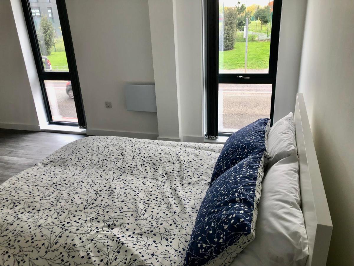 Modern House Hotel Манчестър Екстериор снимка