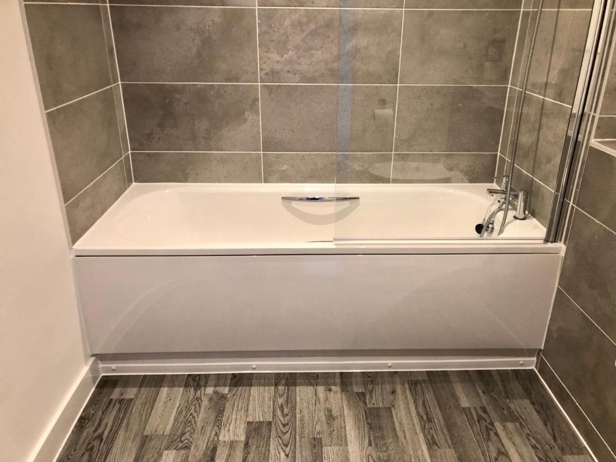 Modern House Hotel Манчестър Екстериор снимка